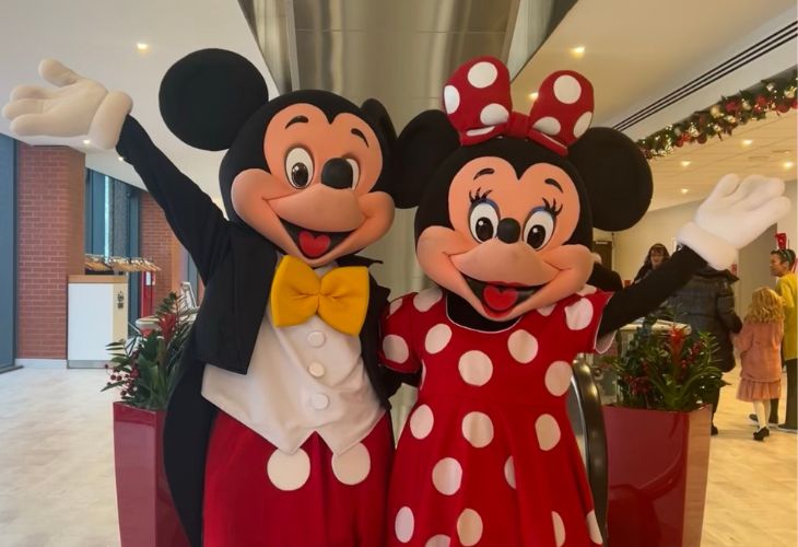 Mickey and Minnie Children's Christmas Party